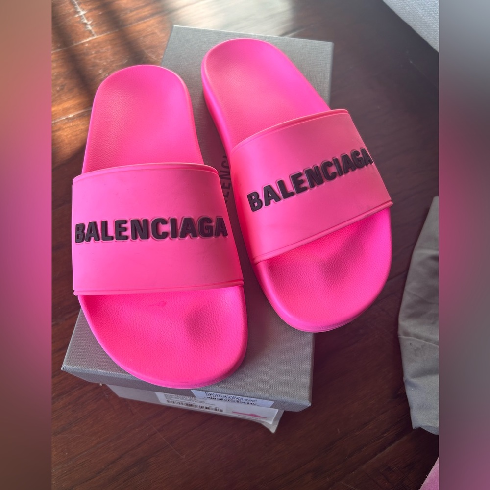 Balenciaga pool slide